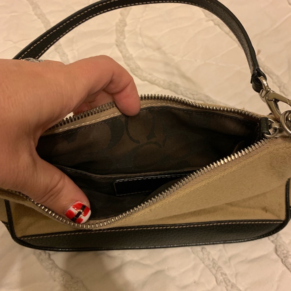 Coach small purse - Picture 3 of 3